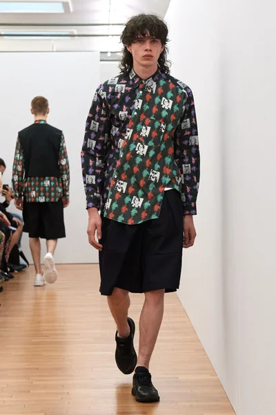 Look 11